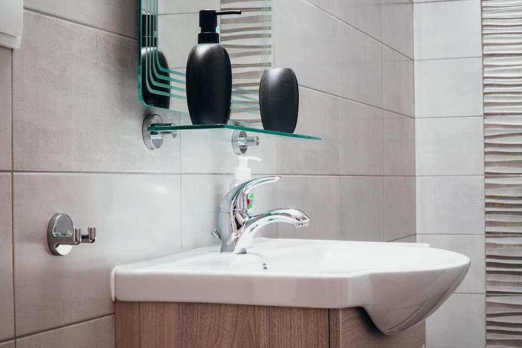 Charming Apartment In Keramikos Ateny Zewnętrze zdjęcie