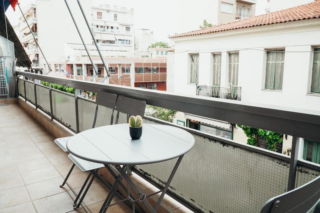 Charming Apartment In Keramikos Ateny Zewnętrze zdjęcie