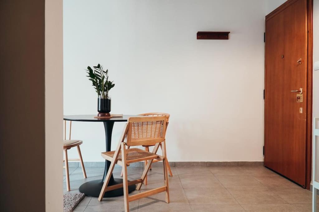 Charming Apartment In Keramikos Ateny Zewnętrze zdjęcie